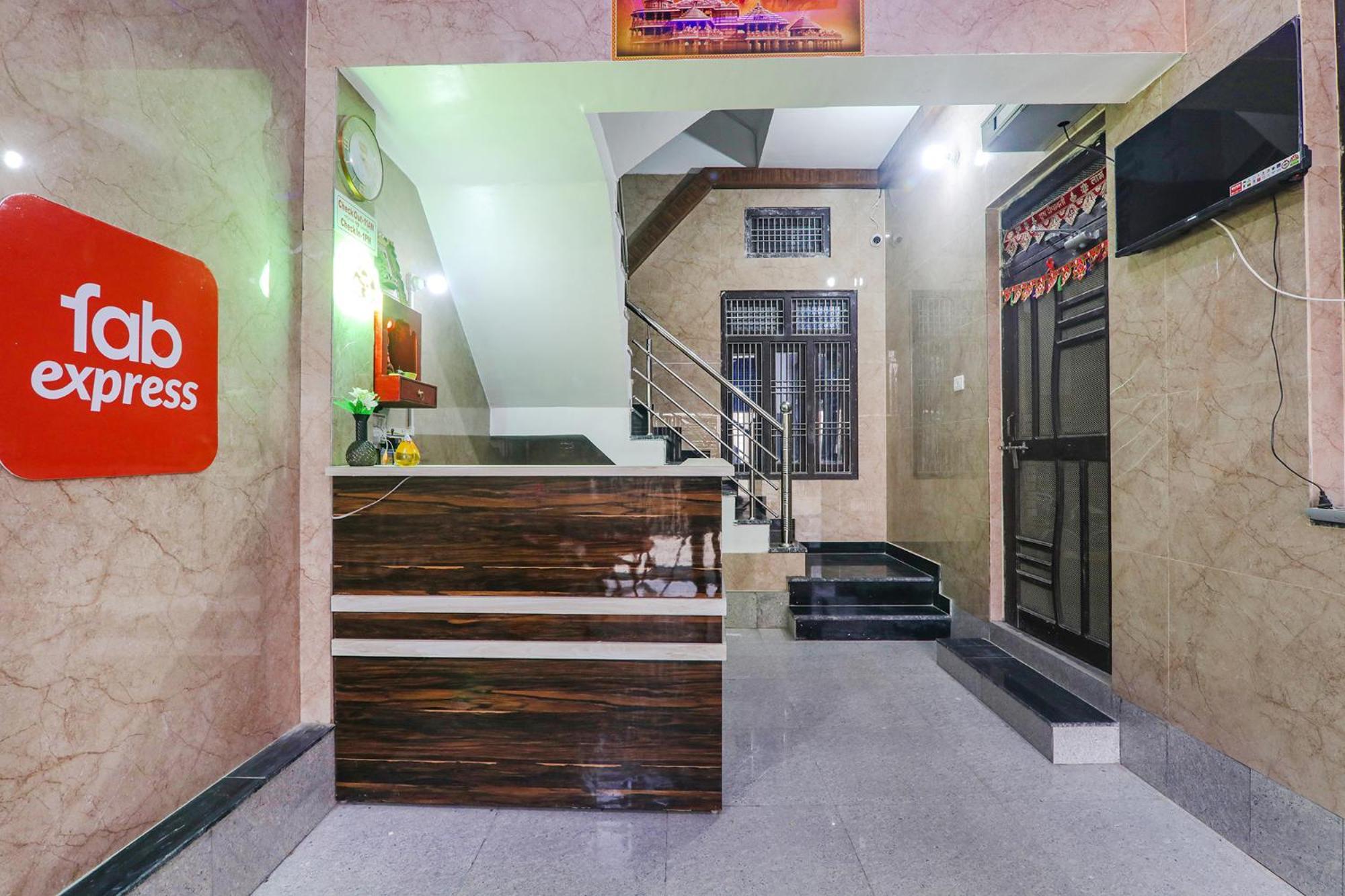 Fabexpress Milan Palace Ayodhya Kültér fotó